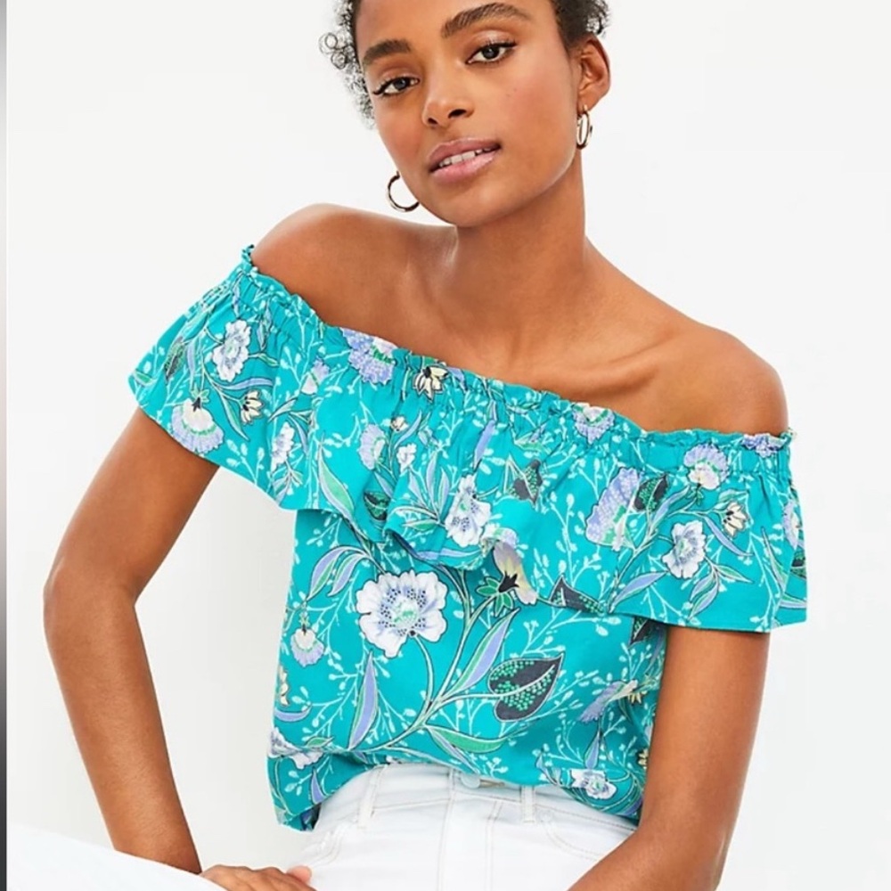 NWOT LOFT FLORAL PATTERN LINEN BLEND FLUTTER SLEEVE BLOUSE